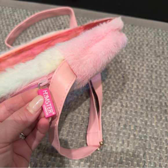 Hamster London Colorful Faux Fur Backpack “ I am to Busy” 9 x 7 - Picture 7 of 11